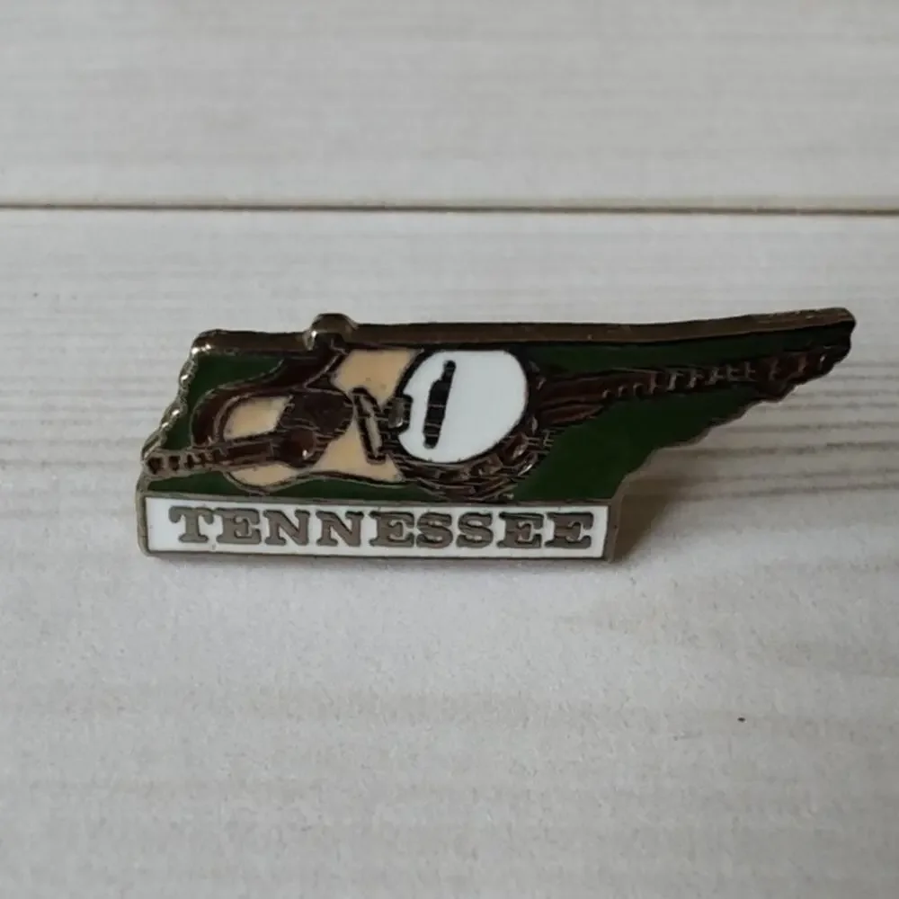 Tennessee State Shaped Pin Souvenir Travel Hat Lapel Collectible